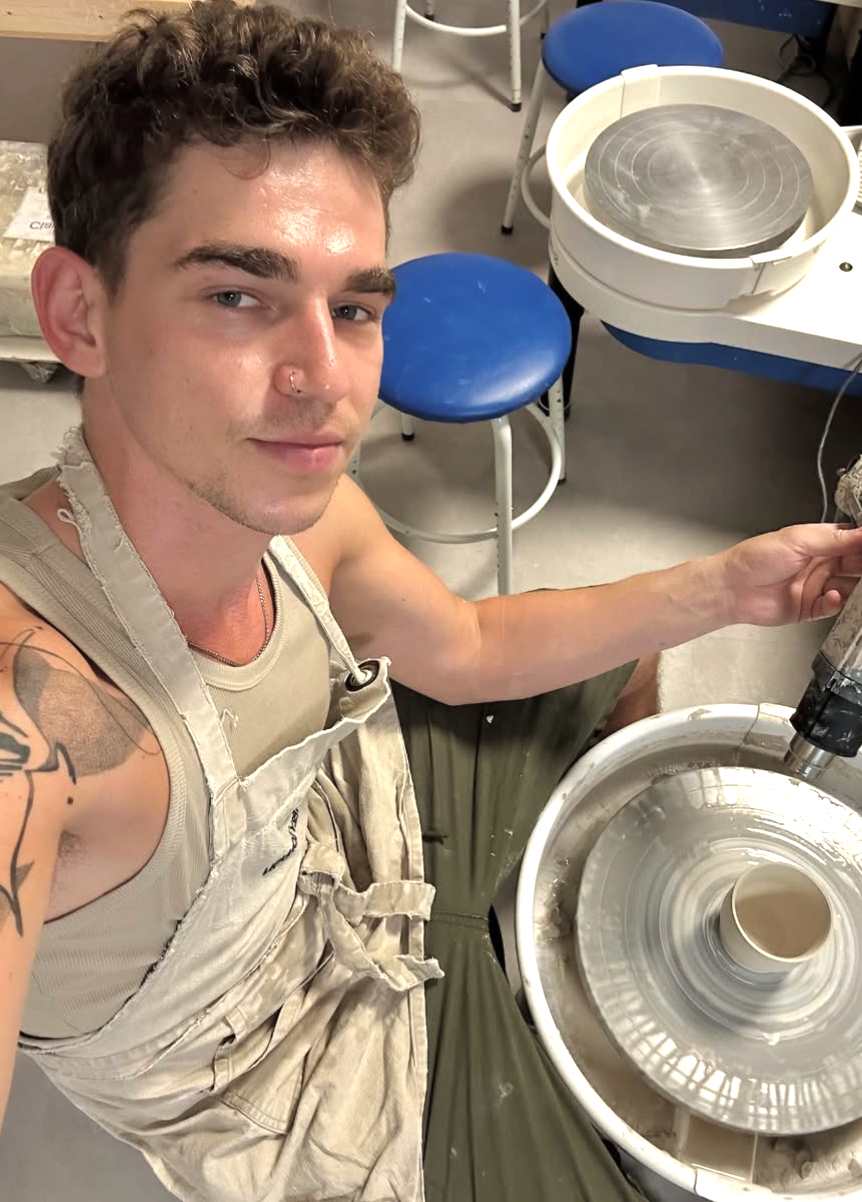 🏺 Friend of Dorothy Pottery Workshop with Lucas Buttchewits